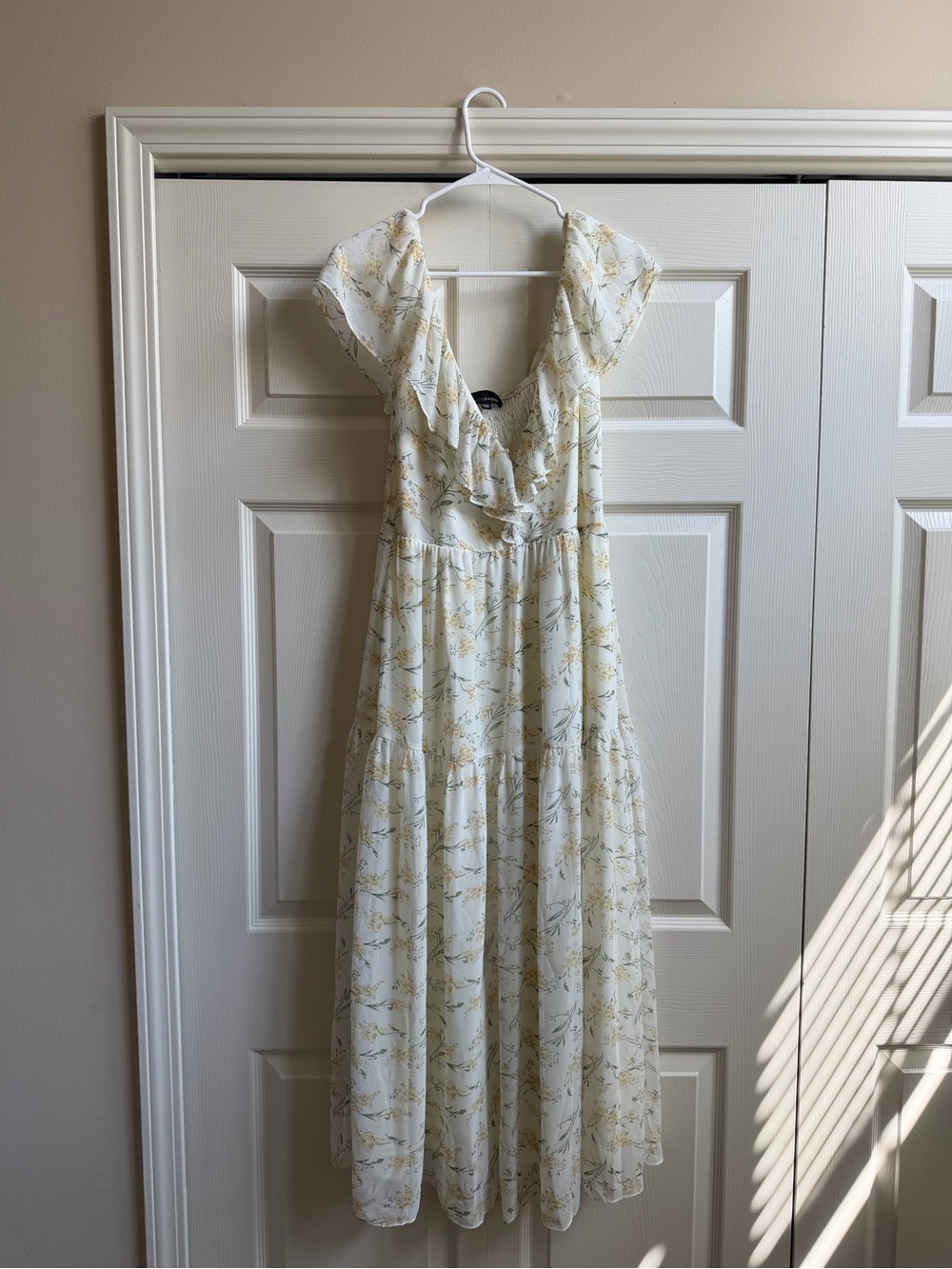 NWOT Lucy Paris Yellow & Cream Floral Midi Dress